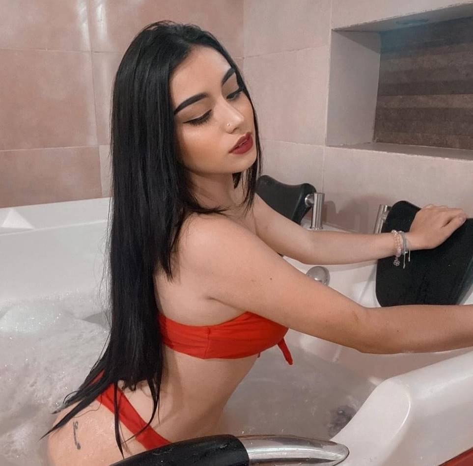 Esenyurt Escort Bayan Şeydayla Yaşanan Özel Anlar